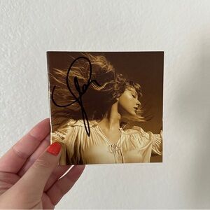 SIGNED FEARLESS TAYLOR SWIFT CD